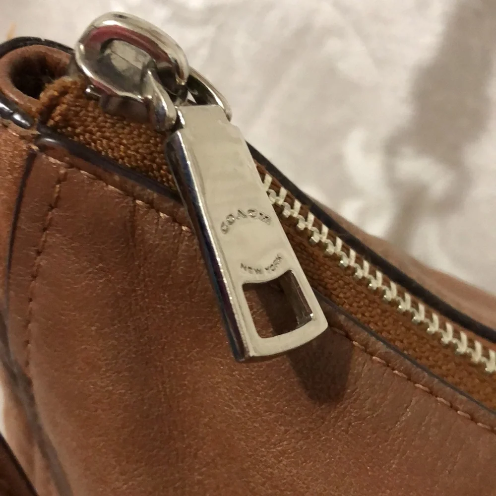 Coach Chelsea Leather Chestnut Shoulder Crossbody Bag.  Great Used Condition. - Picture 9 of 16
